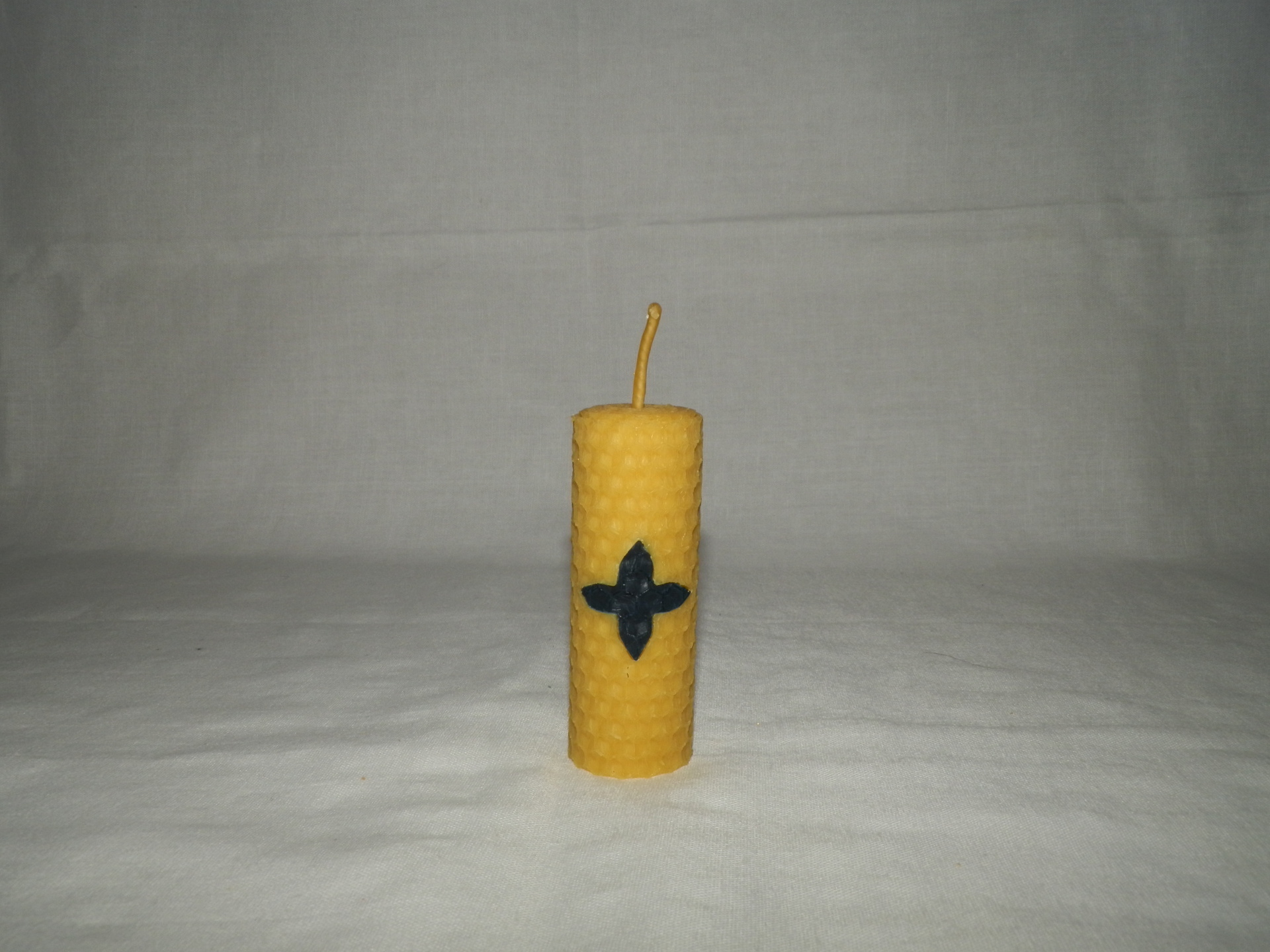 Farebná vosková sviečka - valec 8 x 3 cm - č.10